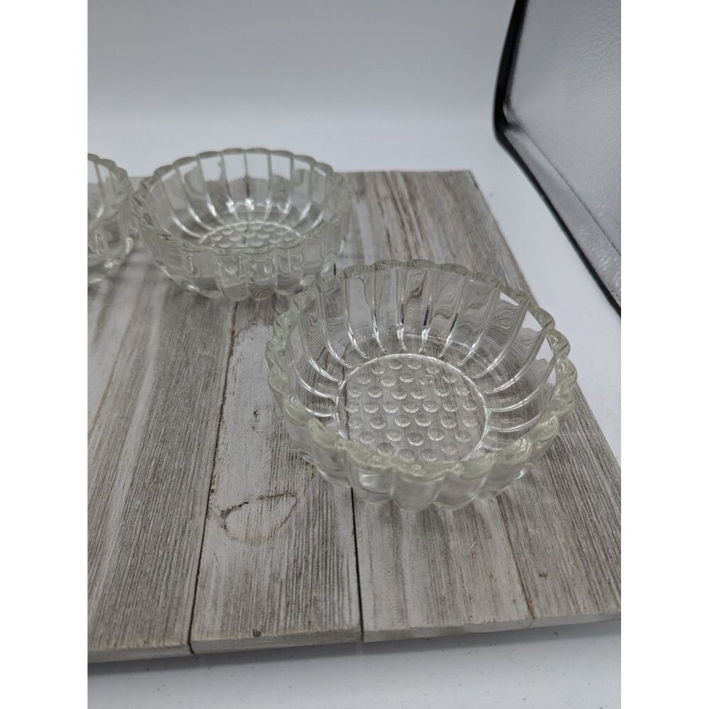 Vintage Jeanette Glass Berry 4 Dessert Bowls Clear - Picture 2 of 9